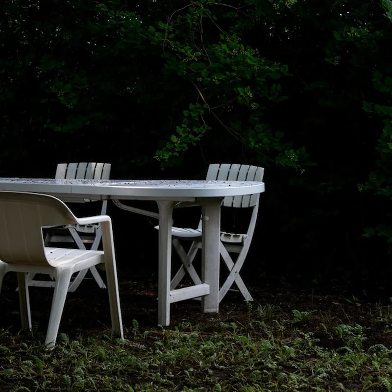 Jak wybrać meble ogrodowe? Praktyczne porady do ogrodu