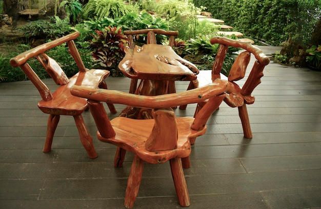 Buk czy olcha na meble ogrodowe