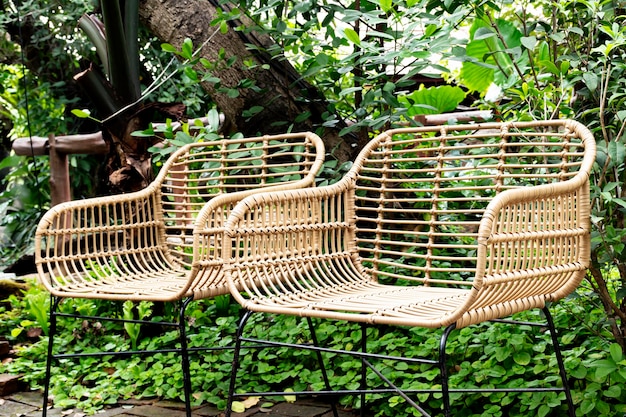 Krzesło ogrodowe z technorattanu – idealne meble na taras