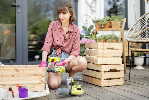 Jak zrobić meble ogrodowe z palet? Przewodnik DIY