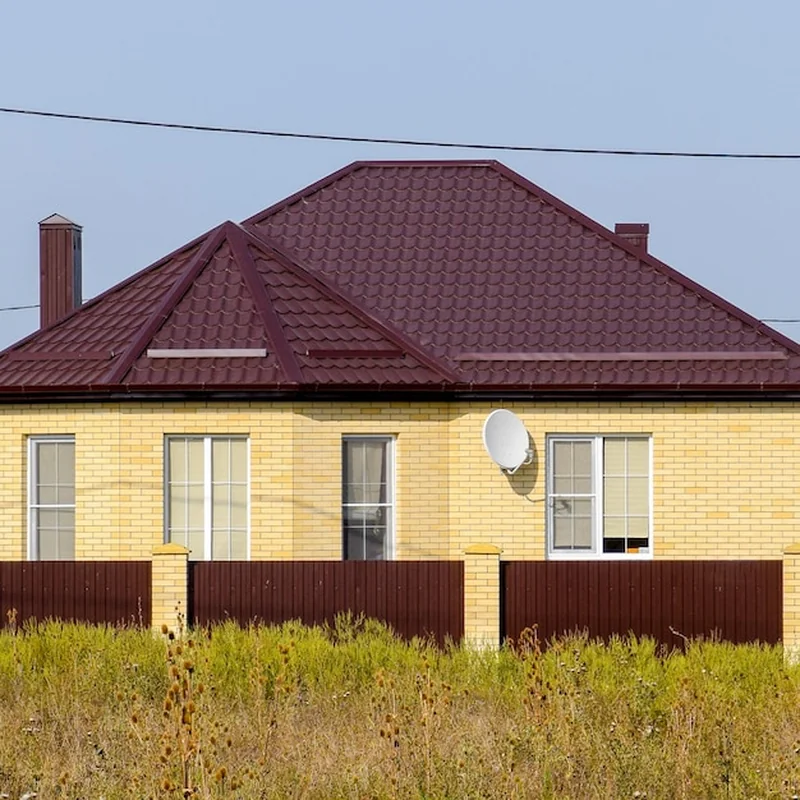 Konstrukcja dachu dwuspadowego wiaty – jak to zrobić?