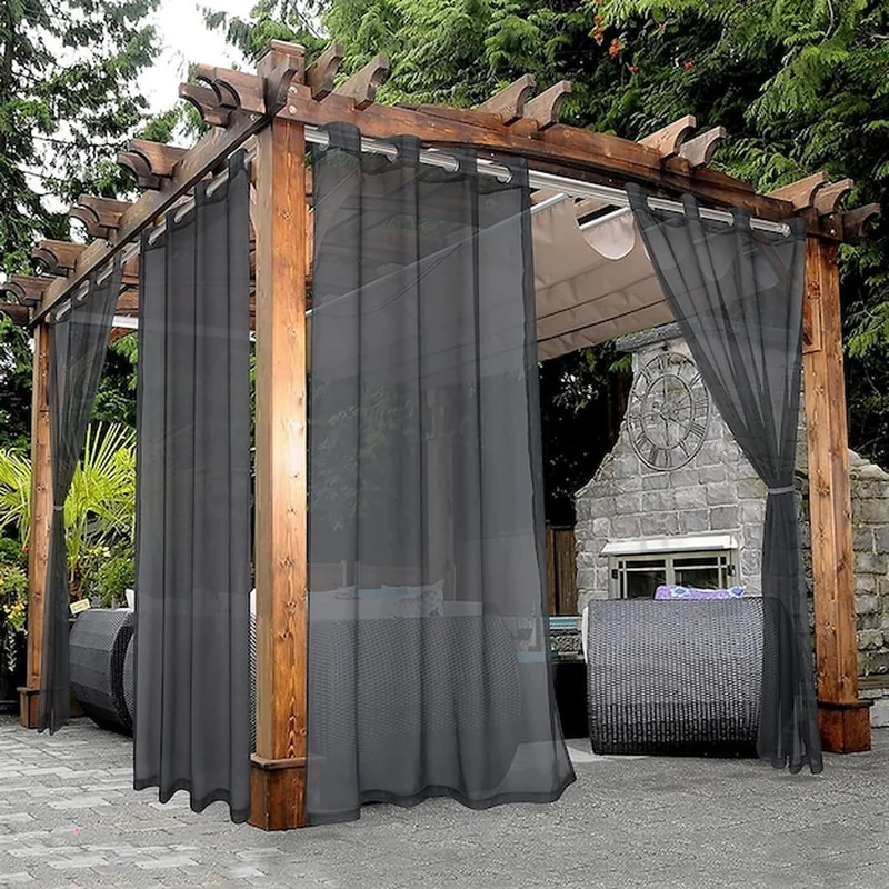 Pergola ogrodowa z zasłonami – jak wybrać idealną?