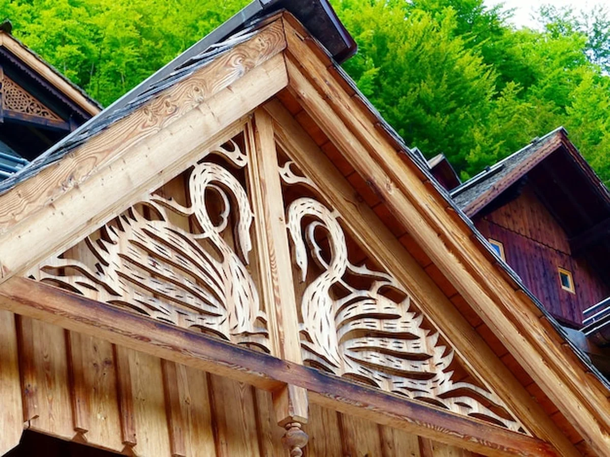Drewniana rzeźba domu w Hallstatt